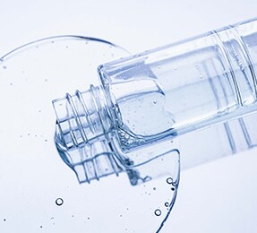 化粧品を厚塗りする イメージ