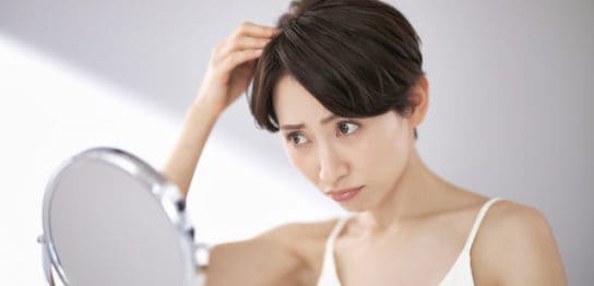 女性に多いストレス性の抜け毛とは？特徴や対策方法を紹介