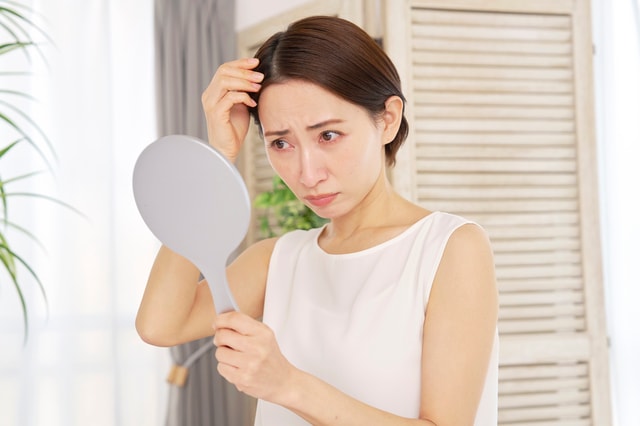 40代女性の薄毛は改善できる？原因と対策方法、おすすめの髪型など紹介